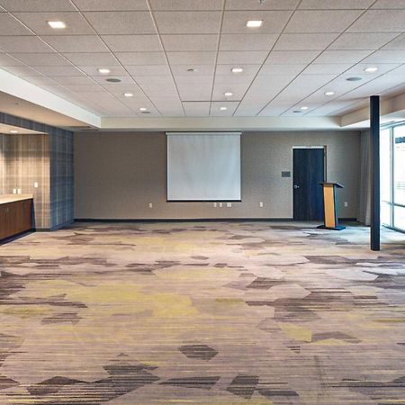Courtyard By Marriott Appleton Riverfront Exterior photo