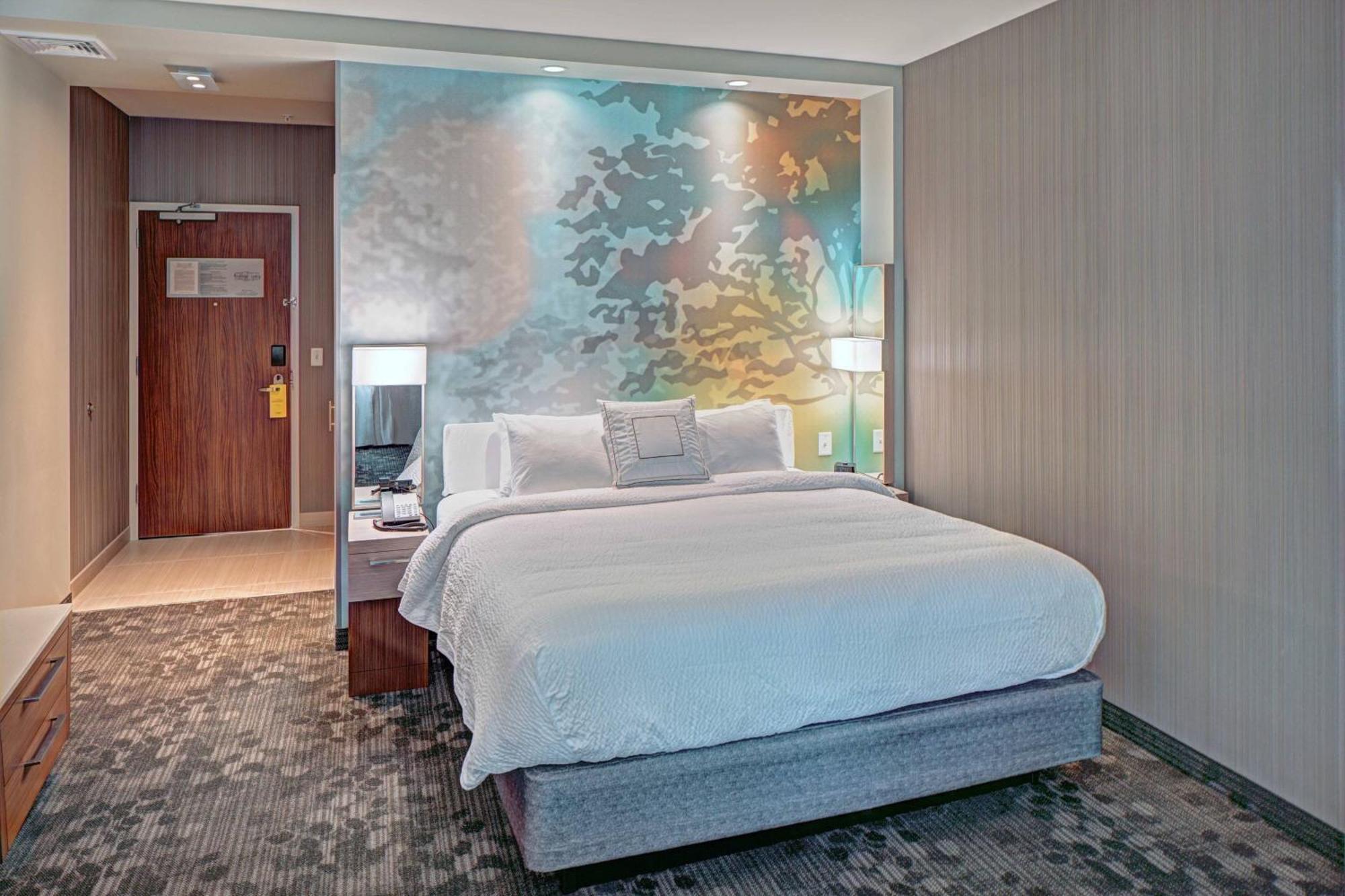 Courtyard By Marriott Appleton Riverfront Exterior photo